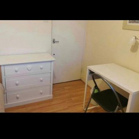 Nice Shared Flat Лондон Екстериор снимка